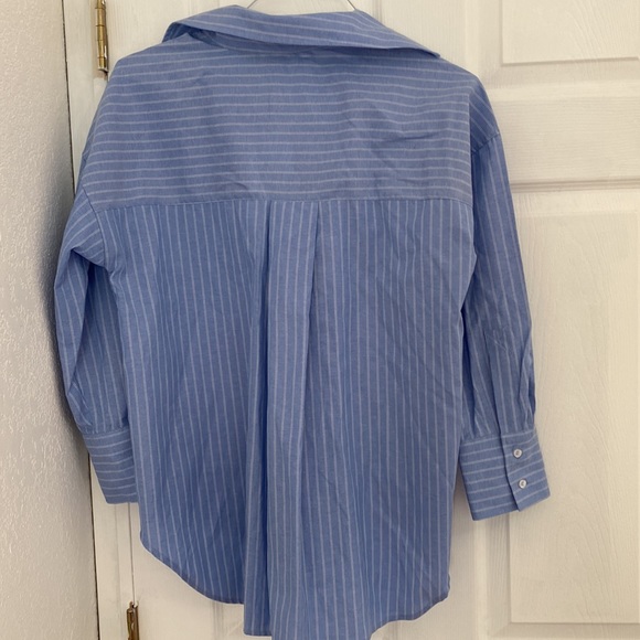 NWT ZARA LAPEL COLLAR SHIRT WITH V-NECK AND LONG SLEEVES. FRONT BUTTON CLOSURE. - Picture 4 of 8